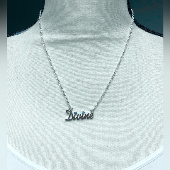 Silver Dainty DIVINE Scroll Name Necklace with Aquamarine - Picture 2 of 4